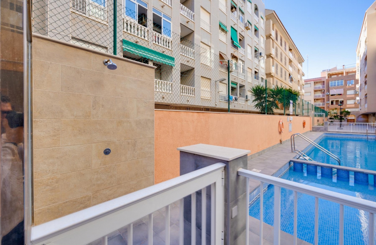 Rynek wtórny - Apartament - Torrevieja - Playa De Los Naufragos