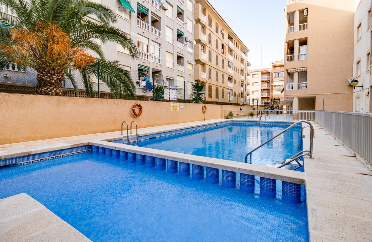 Rynek wtórny - Apartament - Torrevieja - Playa De Los Naufragos