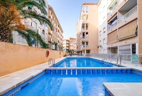 Resale - Apartment - Torrevieja - Playa De Los Naufragos