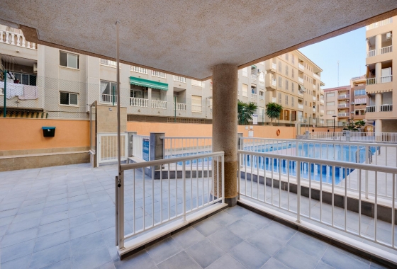 Rynek wtórny - Apartament - Torrevieja - Playa De Los Naufragos