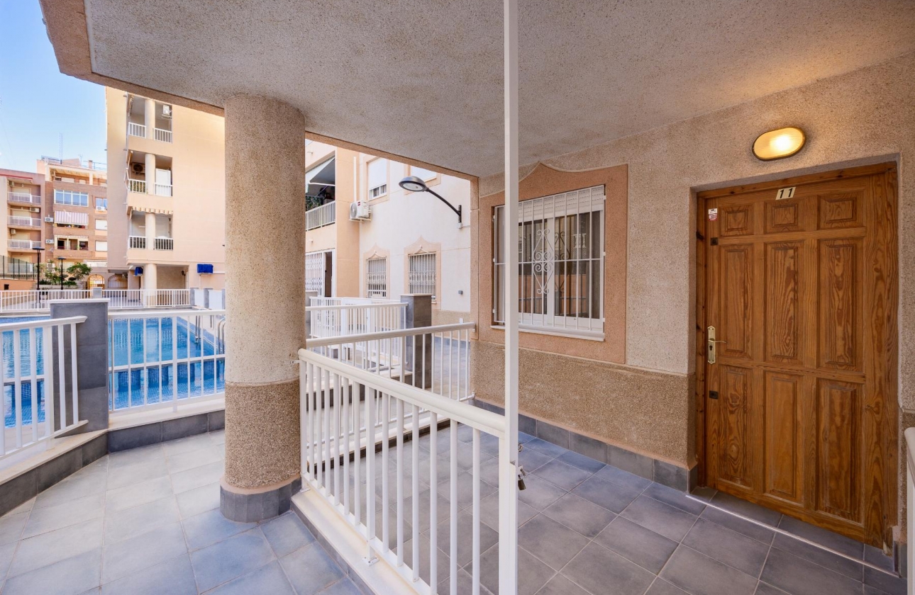 Rynek wtórny - Apartament - Torrevieja - Playa De Los Naufragos