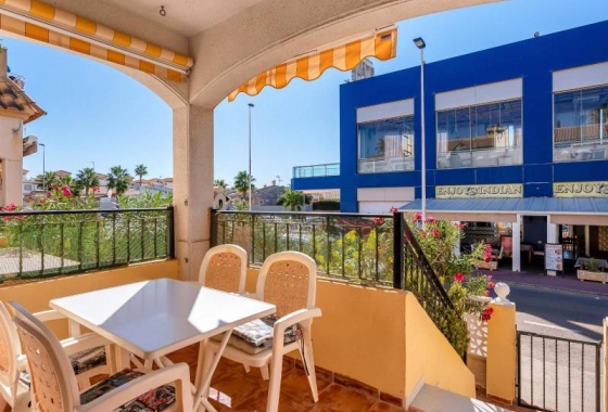 Resale - Bungalow ground floor - Torrevieja - Aguas Nuevas