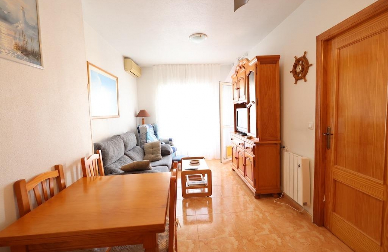 Resale - Apartment - Torrevieja - Acequion