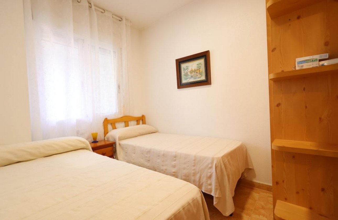 Resale - Apartment - Torrevieja - Acequion