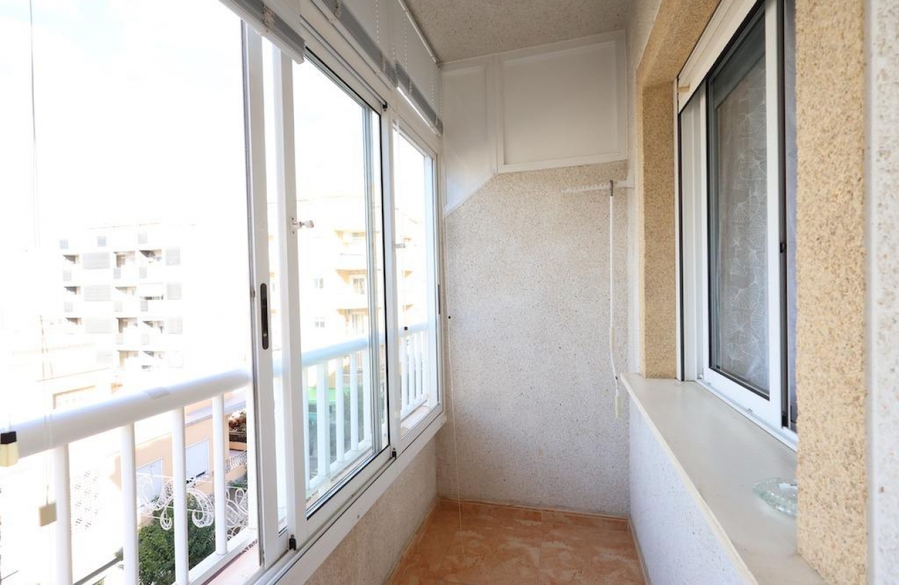 Resale - Apartment - Torrevieja - Acequion