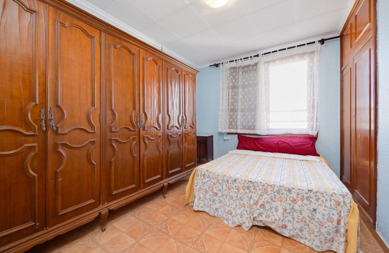 Resale - Apartment - Torrevieja - Playa del Acequión