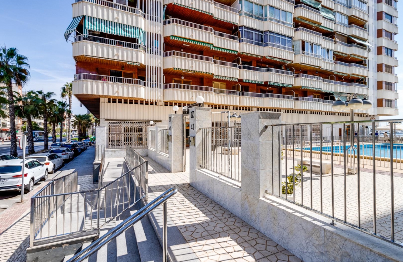 Rynek wtórny - Apartament - Torrevieja - Playa del Acequión