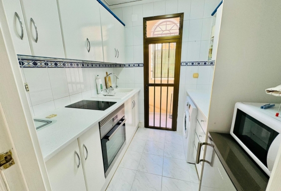 Resale - Apartment - Torrevieja - La Veleta