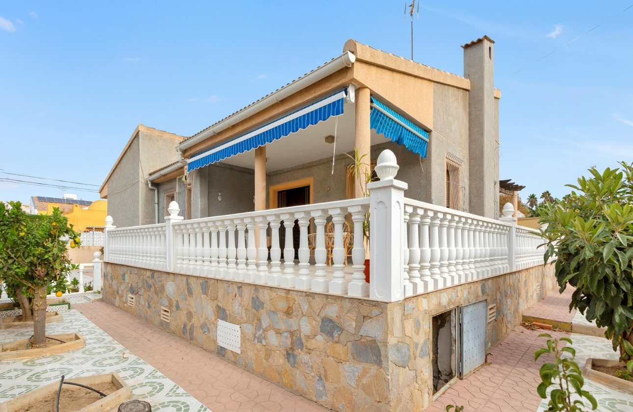 Rynek wtórny - Villa - Torrevieja - Nueva Torrevieja