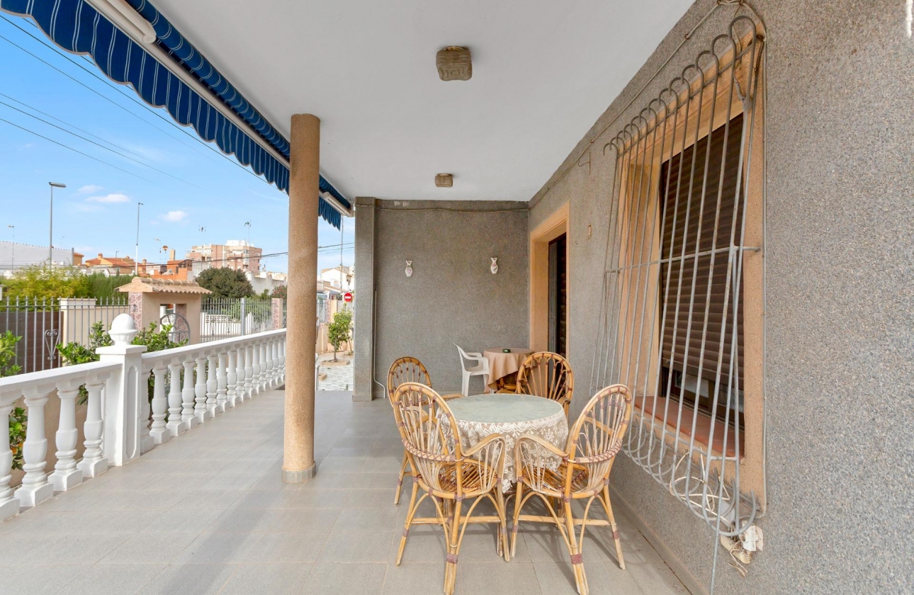 Rynek wtórny - Villa - Torrevieja - Nueva Torrevieja