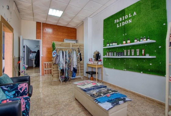 Resale - commercial property - Torrevieja - La Mata