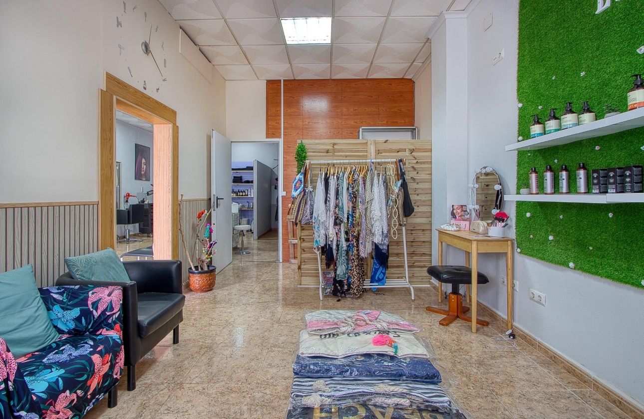 Resale - commercial property - Torrevieja - La Mata