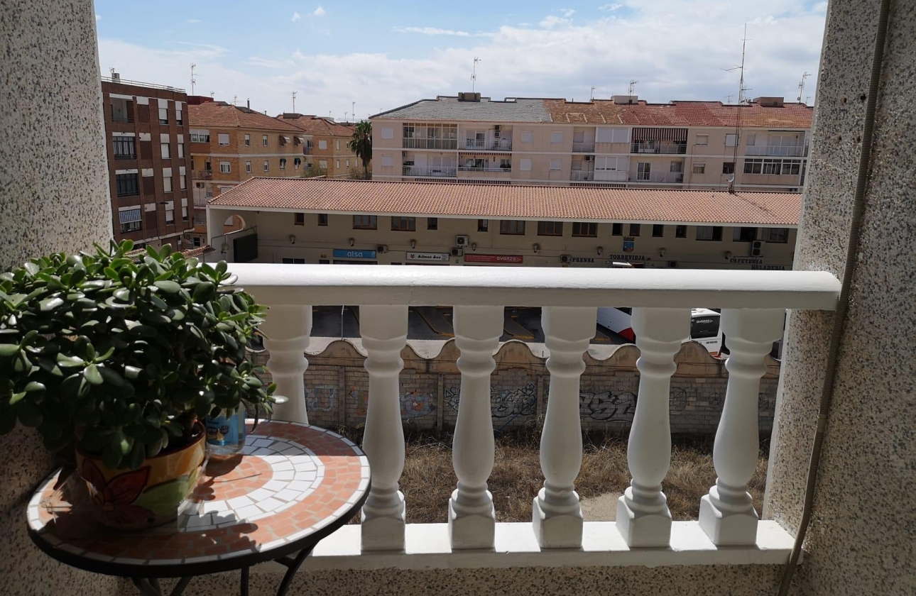 Resale - Apartment - Torrevieja - Estacion de autobuses