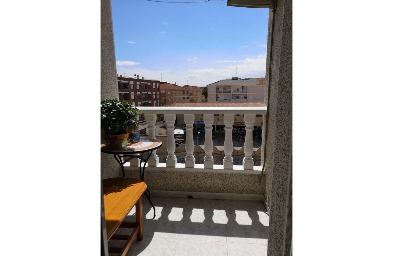 Resale - Apartment - Torrevieja - Estacion de autobuses