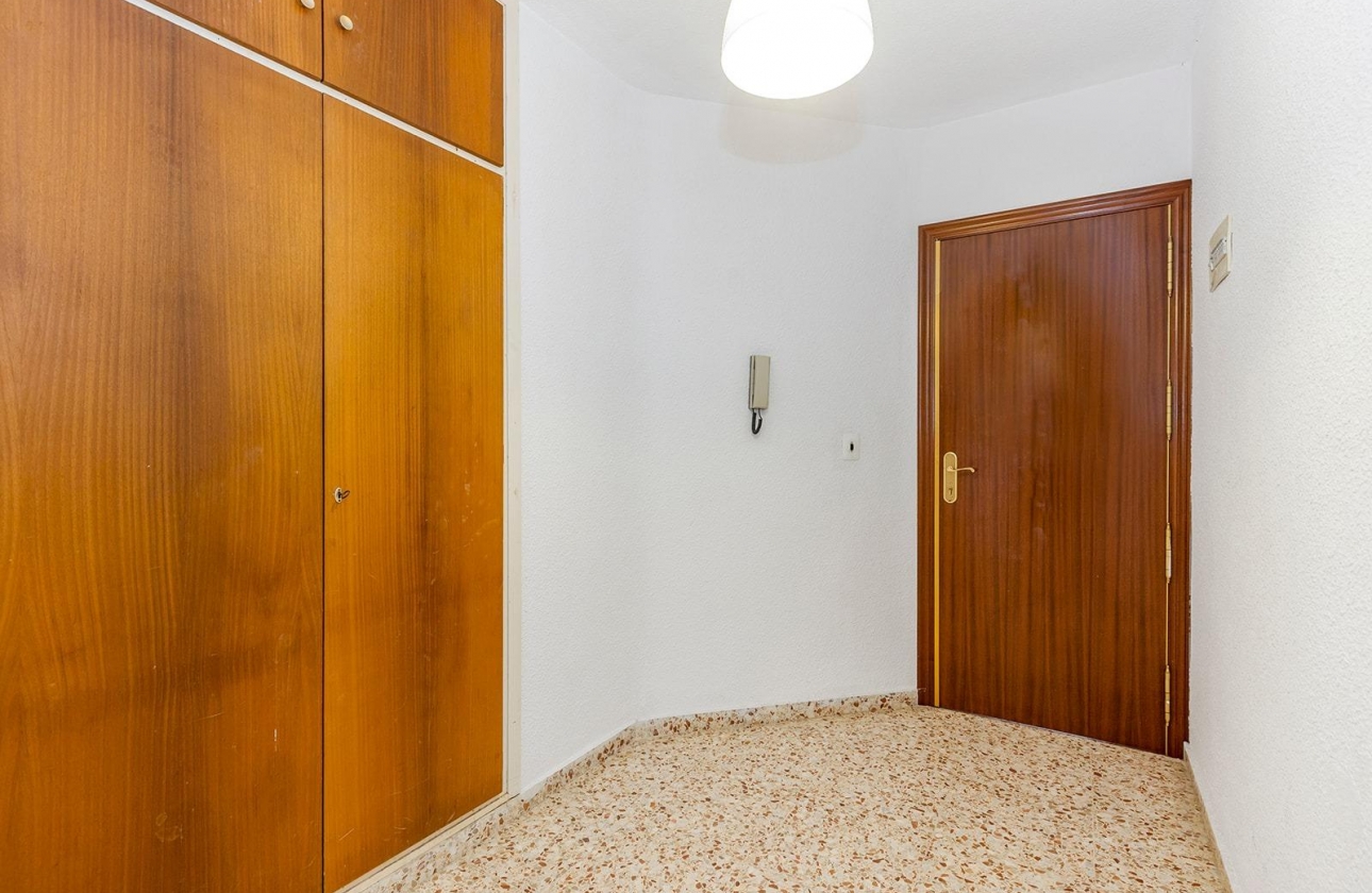 Resale - Apartment - Torrevieja - Playa de los Locos