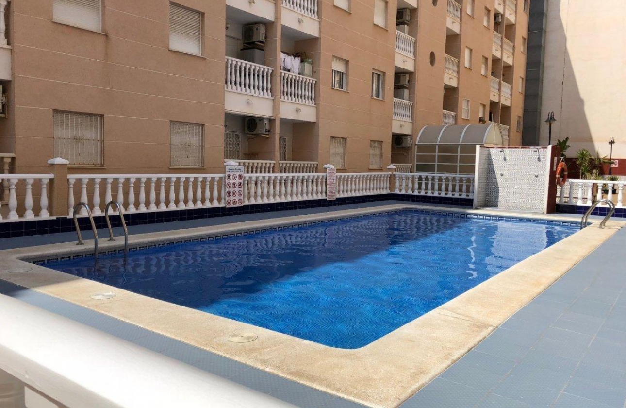 Rynek wtórny - Apartament - Torrevieja - Estacion de autobuses