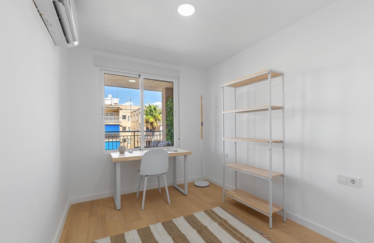 Reventa - Apartment - Torrevieja - Playa De Los Naufragos