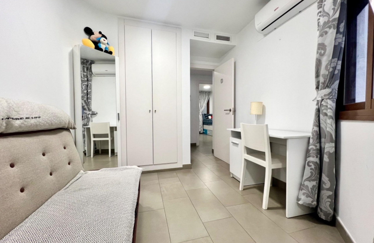 Resale - Apartment - Torrevieja - Centro