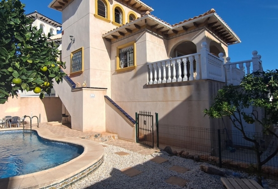 Rynek wtórny - Villa - Orihuela Costa - La Zenia