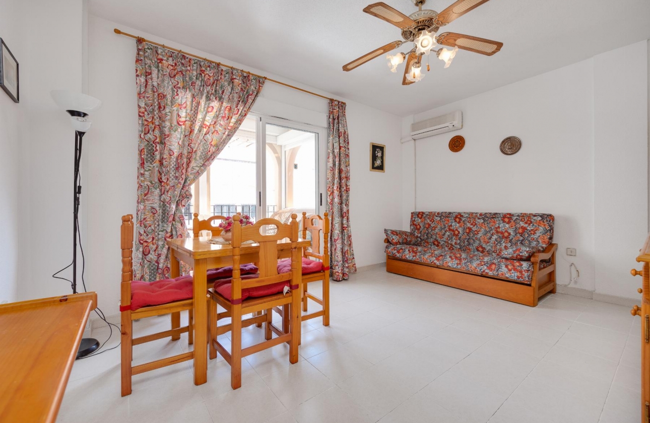 Resale - Bungalow - Torrevieja - Playa De Los Naufragos