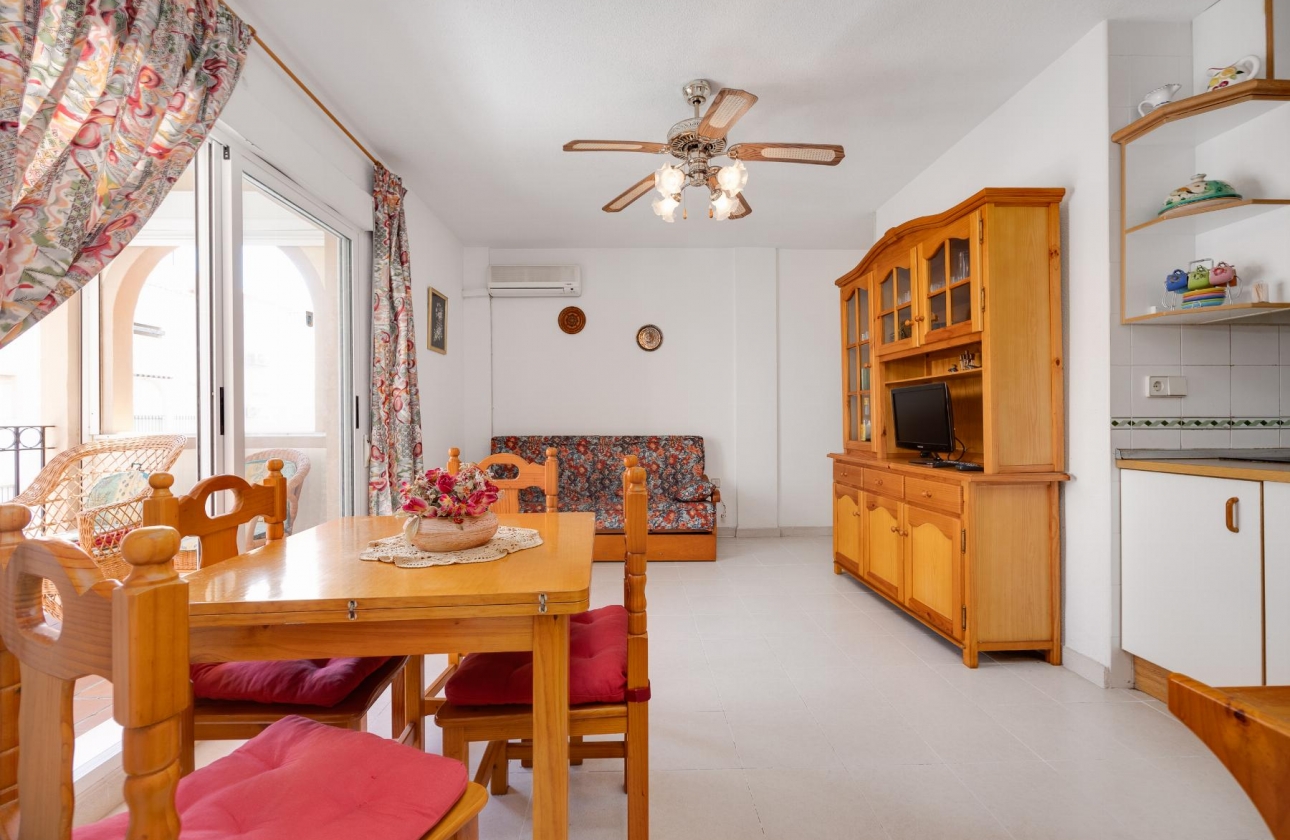 Resale - Bungalow - Torrevieja - Playa De Los Naufragos