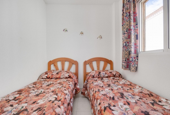 Resale - Bungalow - Torrevieja - Playa De Los Naufragos