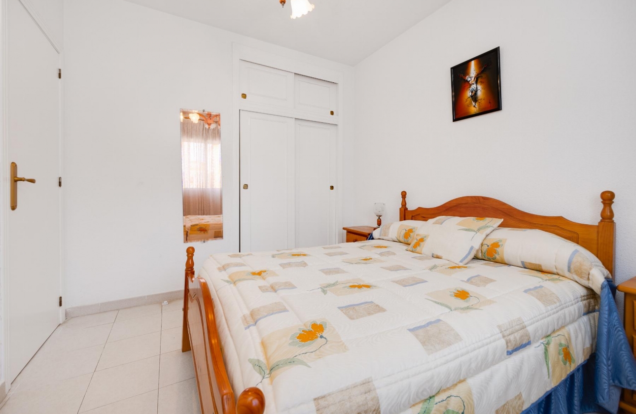 Resale - Bungalow - Torrevieja - Playa De Los Naufragos