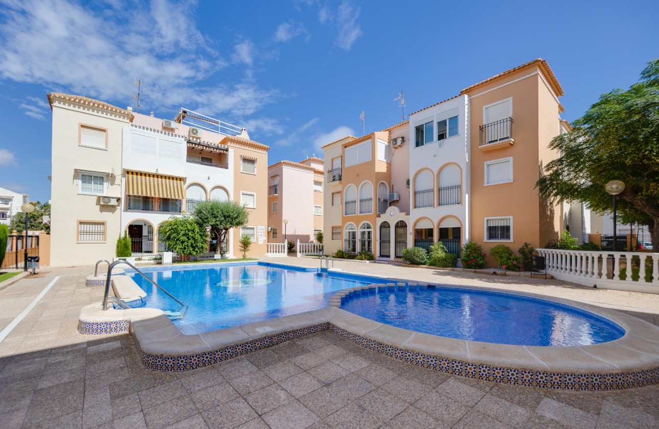 Resale - Bungalow - Torrevieja - Playa De Los Naufragos