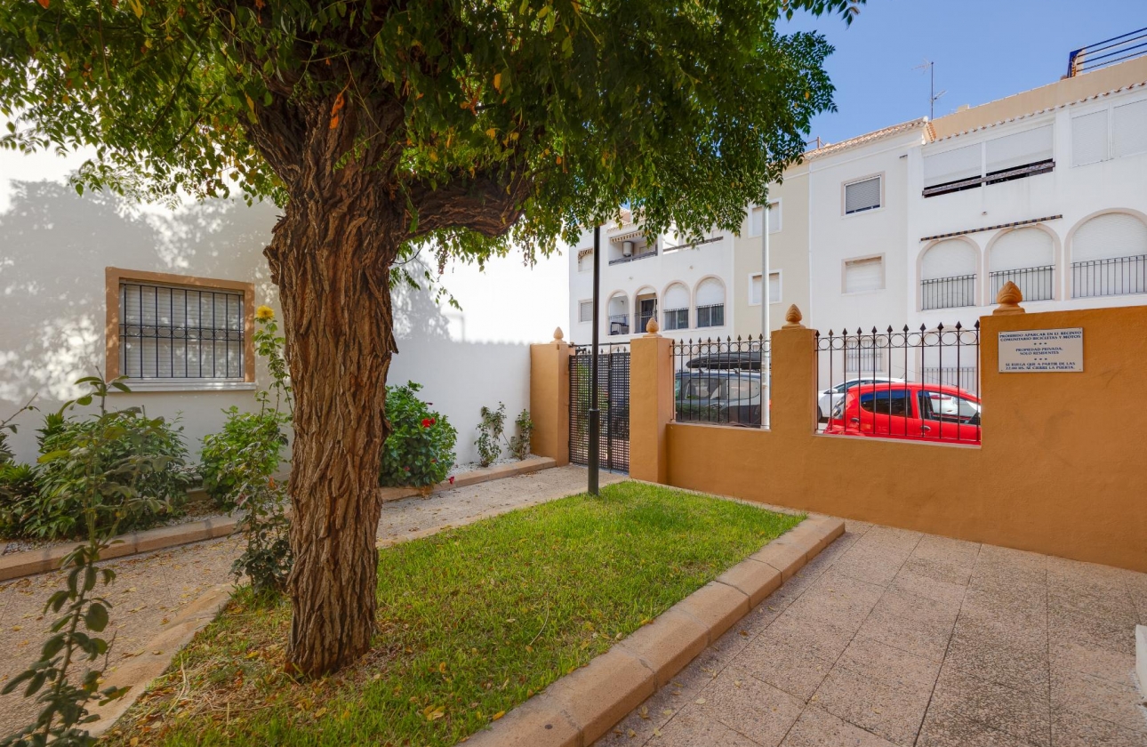 Resale - Bungalow - Torrevieja - Playa De Los Naufragos