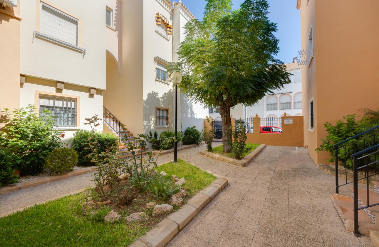 Resale - Bungalow - Torrevieja - Playa De Los Naufragos