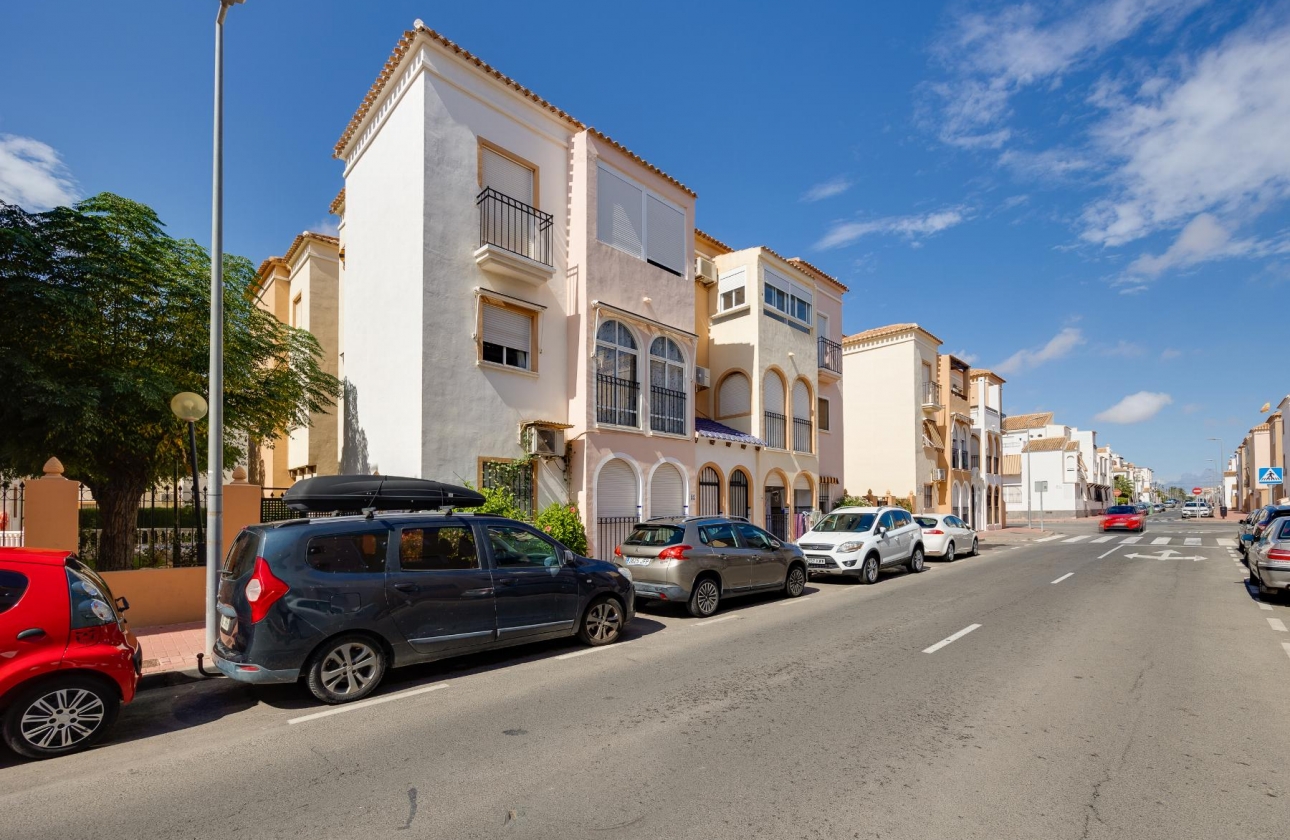 Resale - Bungalow - Torrevieja - Playa De Los Naufragos