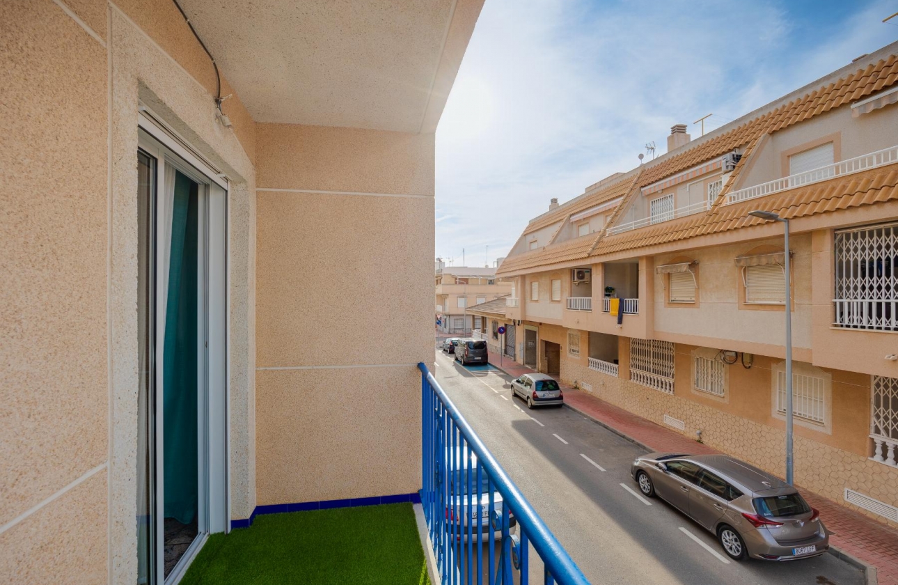 Resale - Apartment - Torrevieja - PLAYA NAUFRAGOS