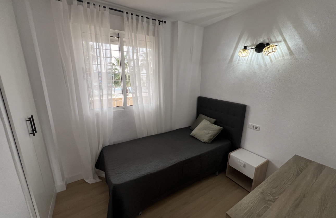 Resale - Apartment - Torrevieja - La Veleta