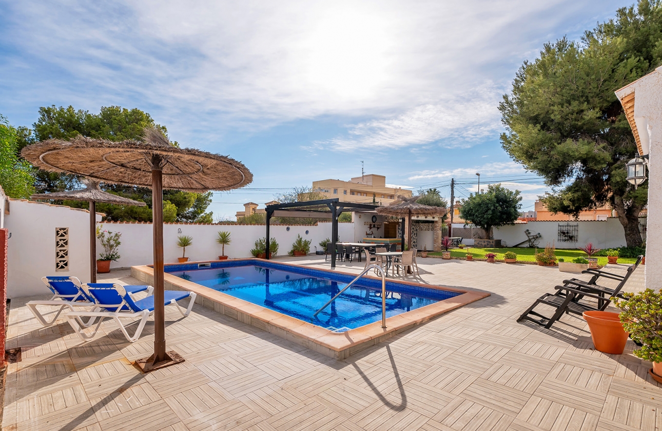 Resale - Villa - Orihuela Costa - Lomas de Cabo Roig