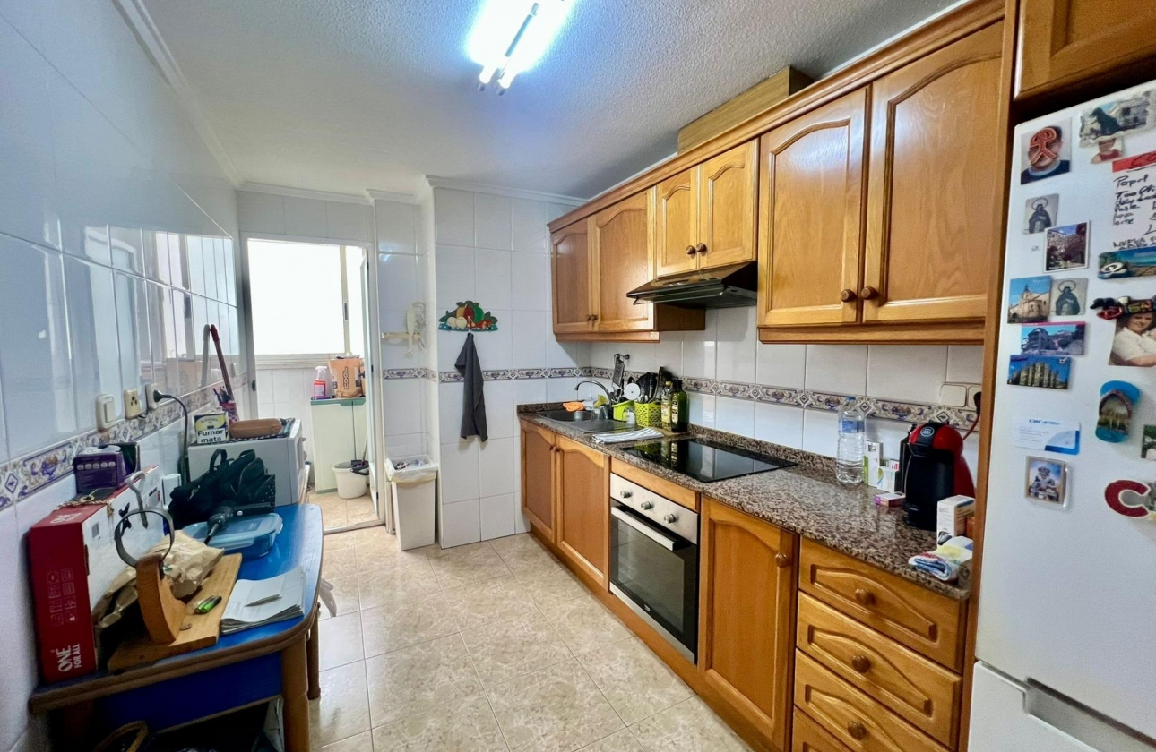 Resale - Apartment - Torrevieja - Acequion