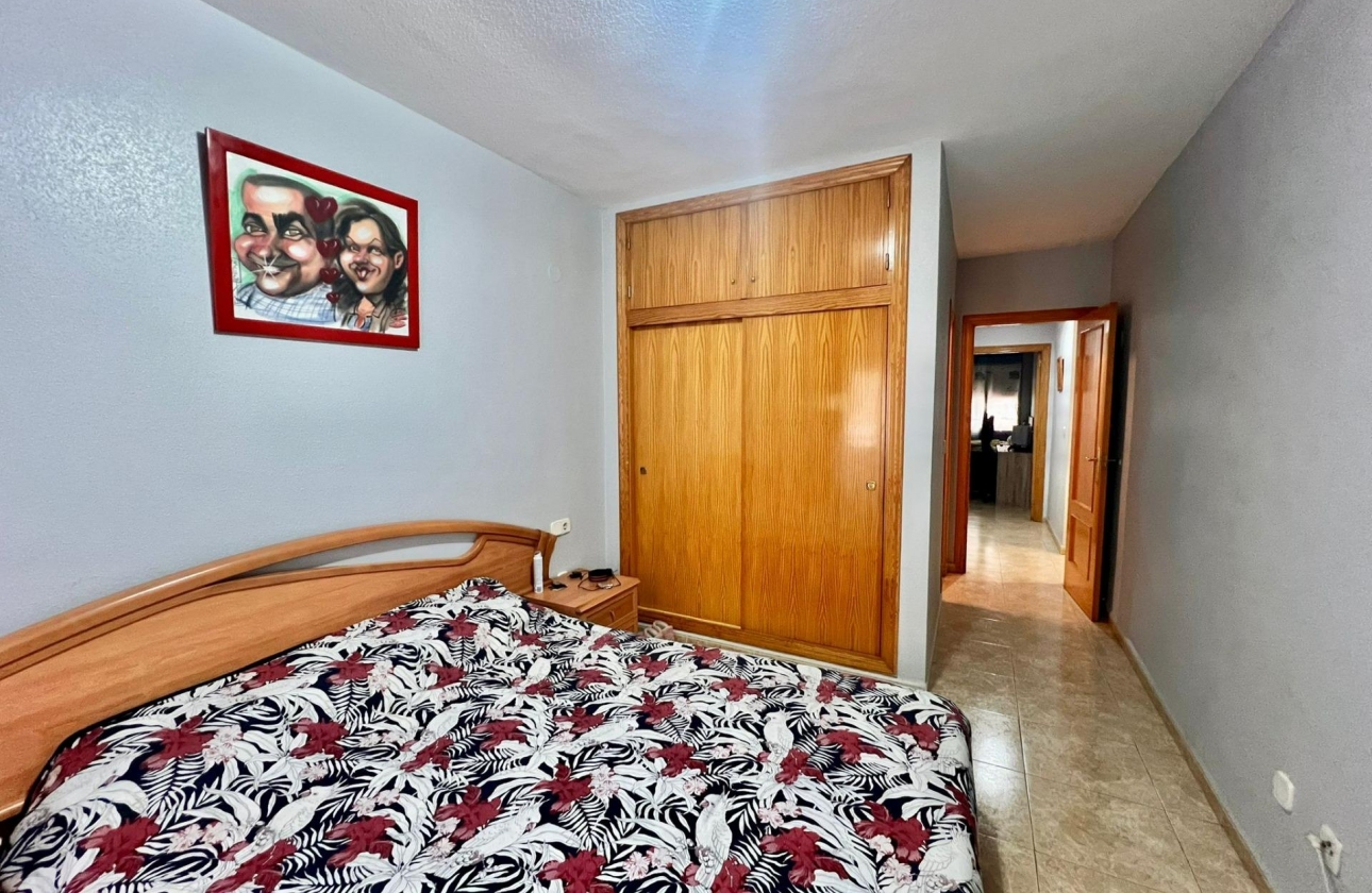 Resale - Apartment - Torrevieja - Acequion