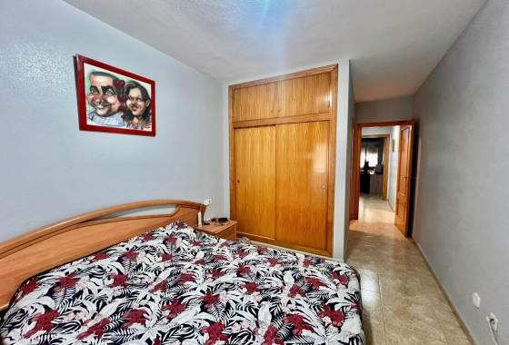 Resale - Apartment - Torrevieja - Acequion