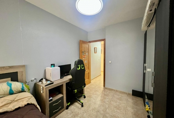 Resale - Apartment - Torrevieja - Acequion