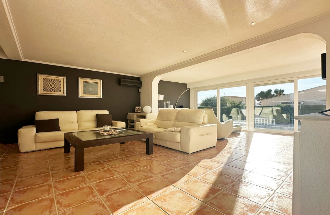 Resale - Villa - Orihuela Costa - La Florida