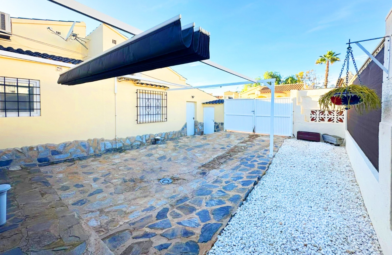 Resale - Villa - Orihuela Costa - La Florida