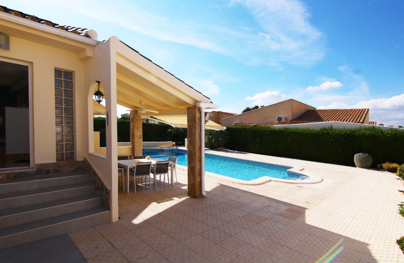 Resale - Villa - Orihuela Costa - La Florida