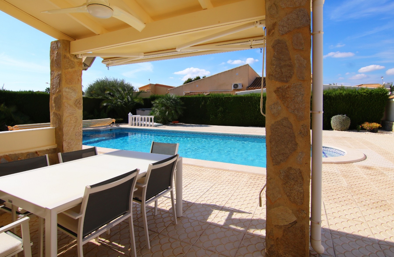 Resale - Villa - Orihuela Costa - La Florida