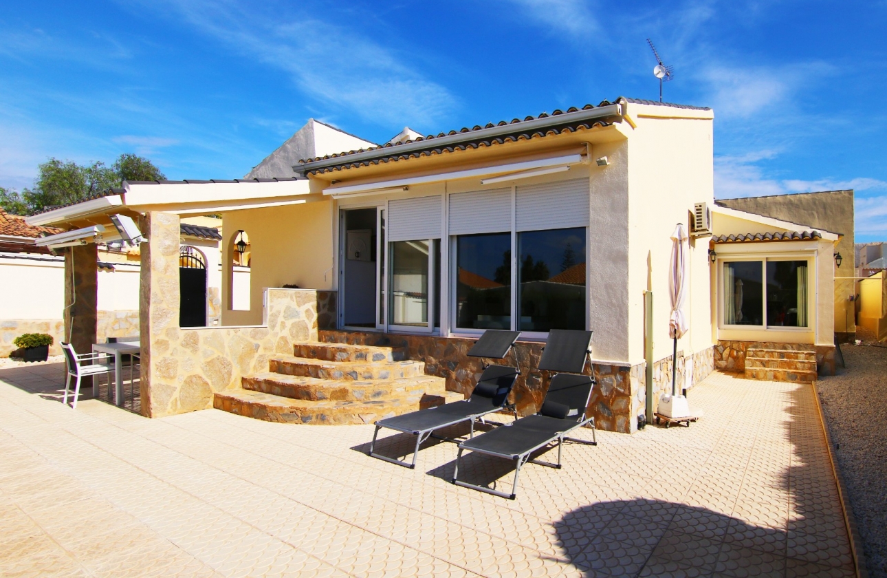 Resale - Villa - Orihuela Costa - La Florida