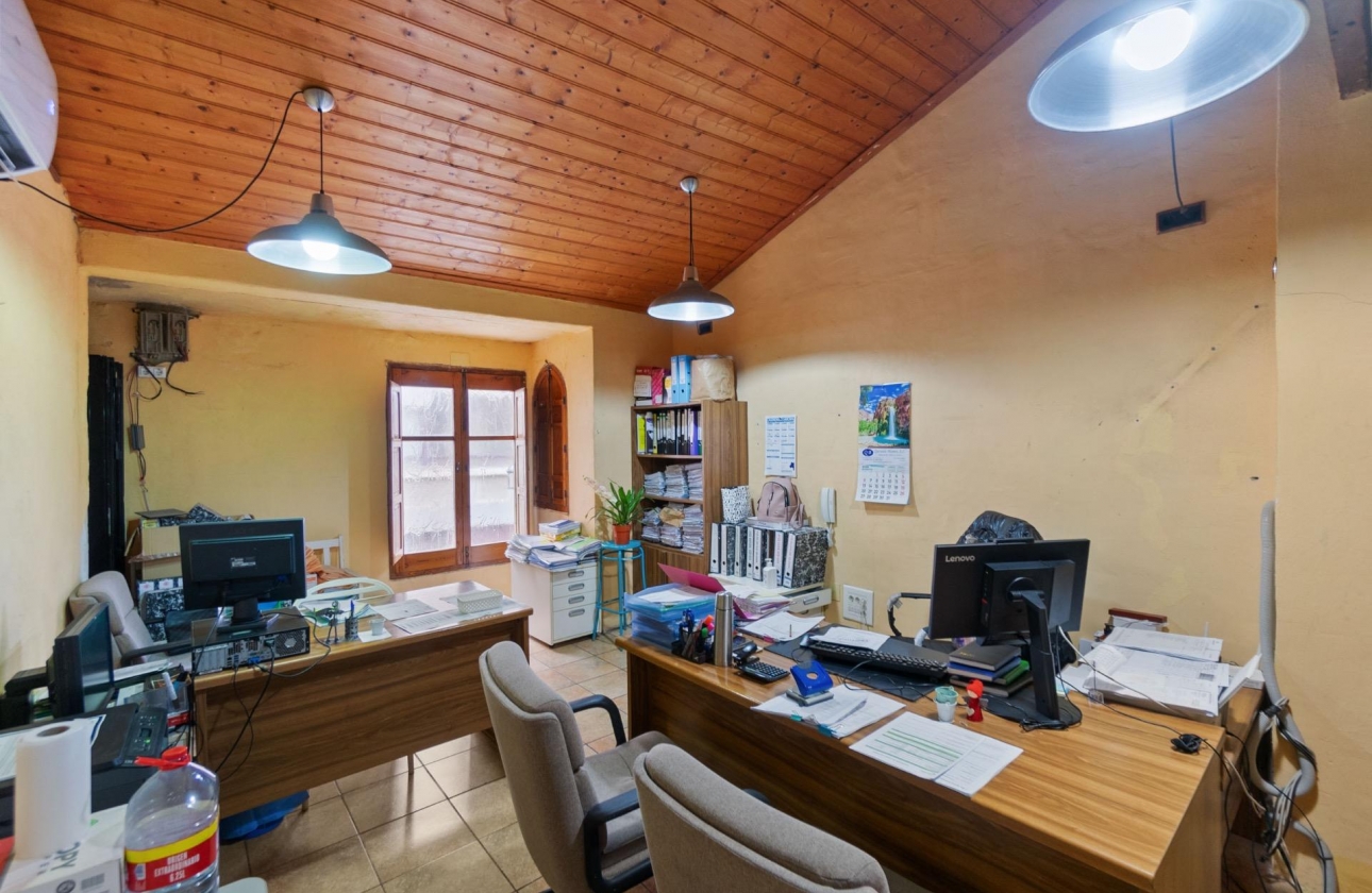 Rynek wtórny - Nieruchomość komercyjna - Torrevieja - Playa del Cura