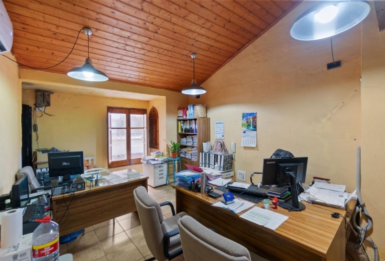 Rynek wtórny - Nieruchomość komercyjna - Torrevieja - Playa del Cura