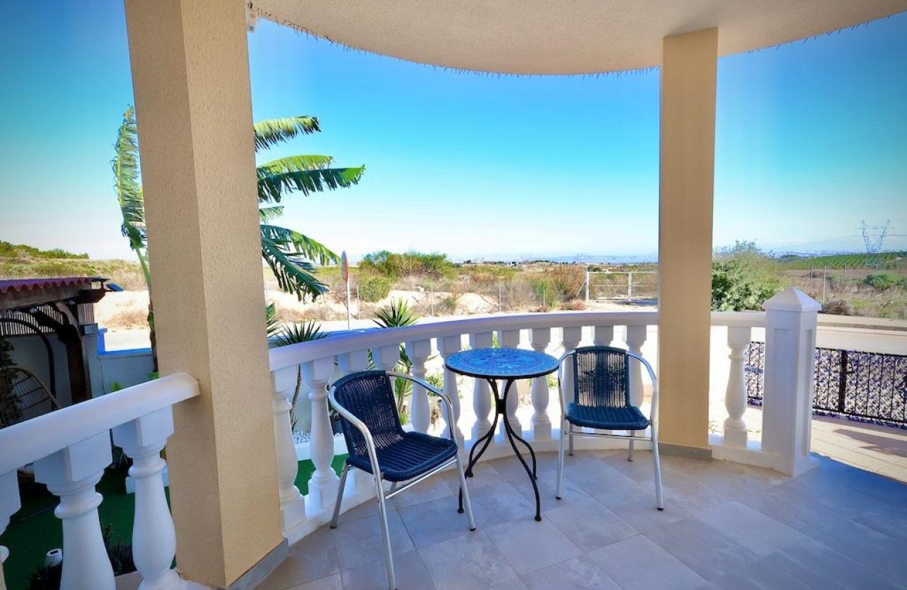 Resale - Villa - San Miguel de Salinas - Residencial los flamencos