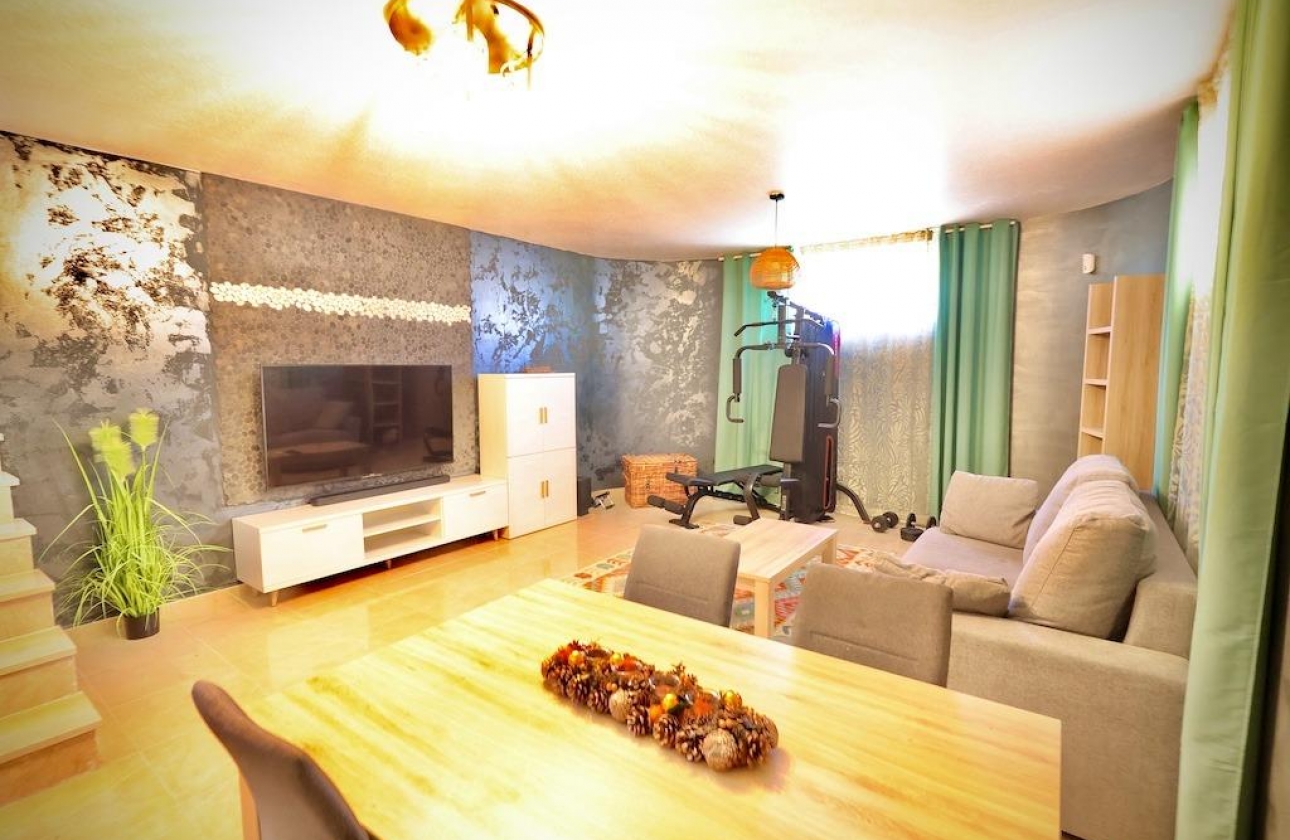 Resale - Villa - San Miguel de Salinas - Residencial los flamencos