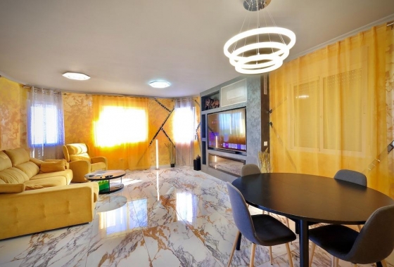 Resale - Villa - San Miguel de Salinas - Residencial los flamencos