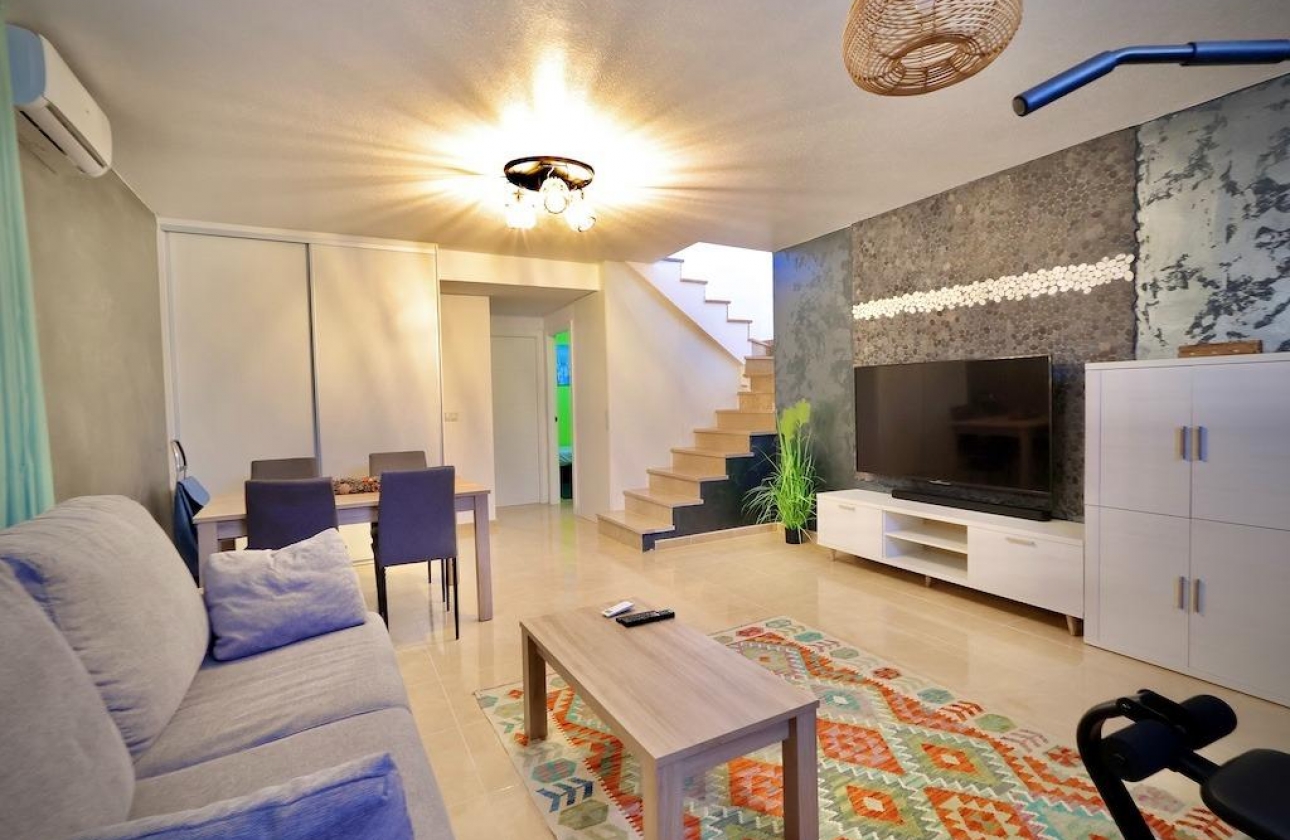 Resale - Villa - San Miguel de Salinas - Residencial los flamencos