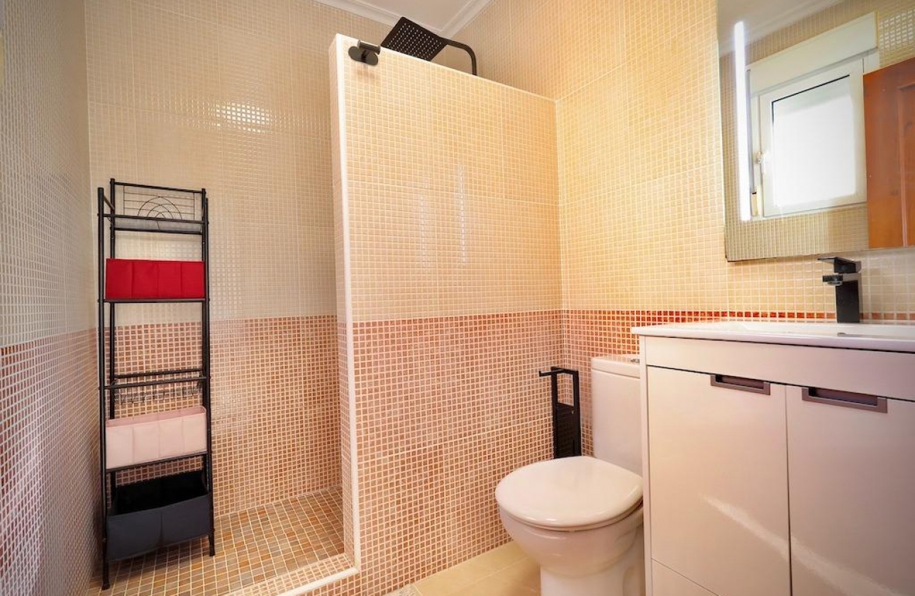 Resale - Villa - San Miguel de Salinas - Residencial los flamencos